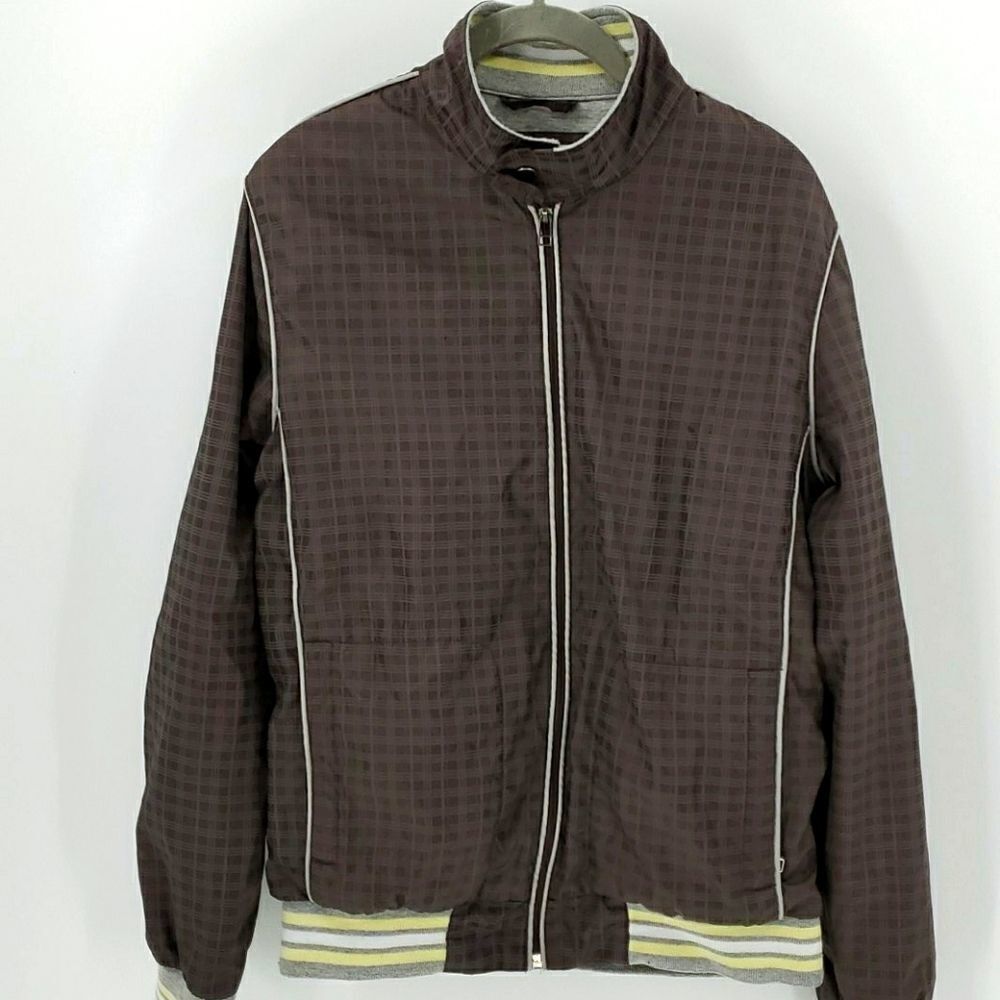 Beautiful wind breaker, by Heritage 1981, medium.